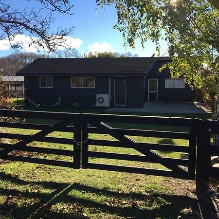 Omarama Holiday Home Екстериор снимка